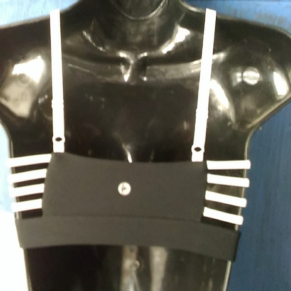 90 Degree Active Top. - Picture 3 of 3